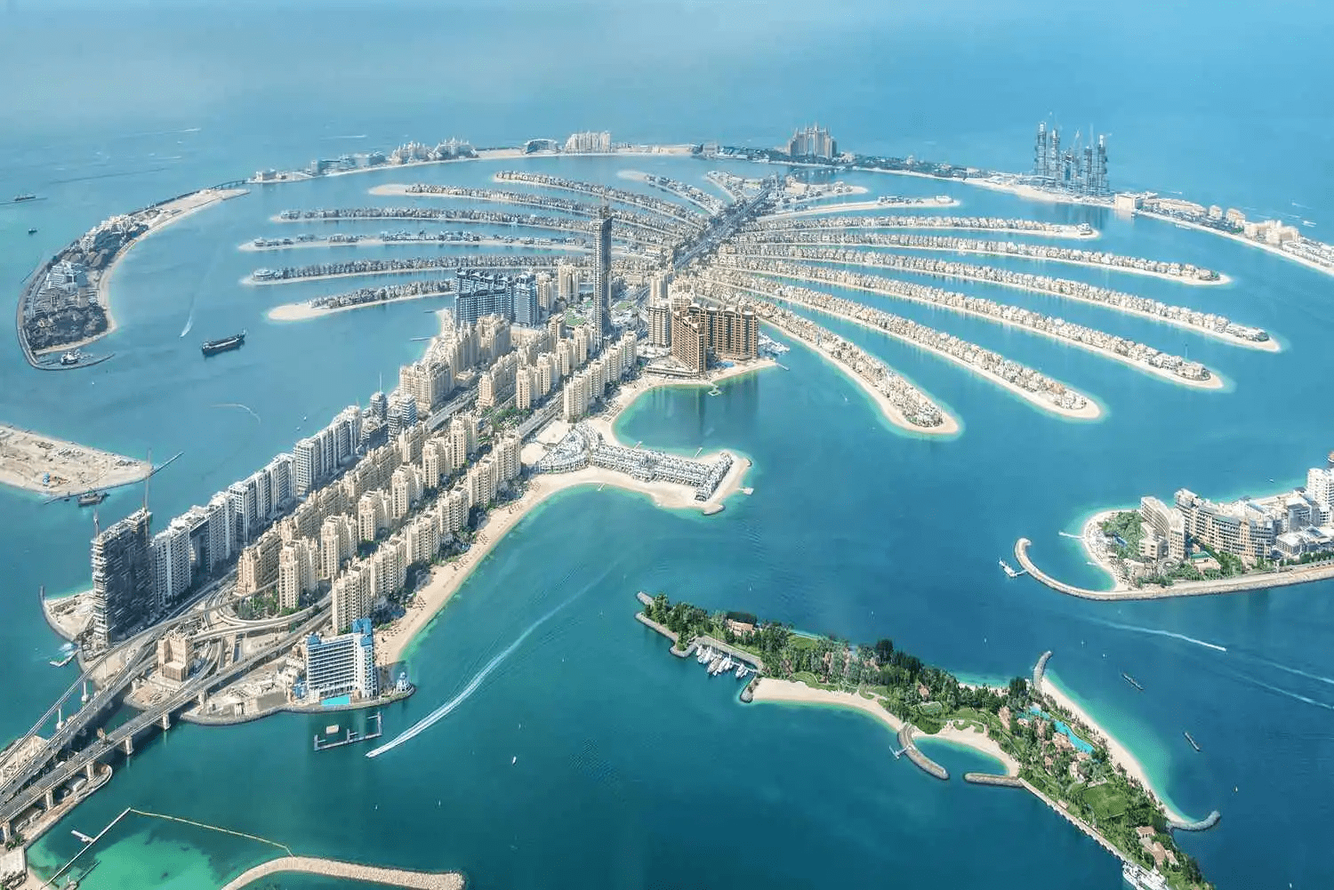 A man-made island shaped like a palm tree, Palm Jumeirah offers an exquisite collection of waterfront villas with private beach access and breath taking views of the Dubai skyline. 